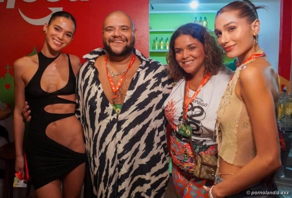 Bruna Marquezine en carnaval con un vestido transparente - Foto 242716