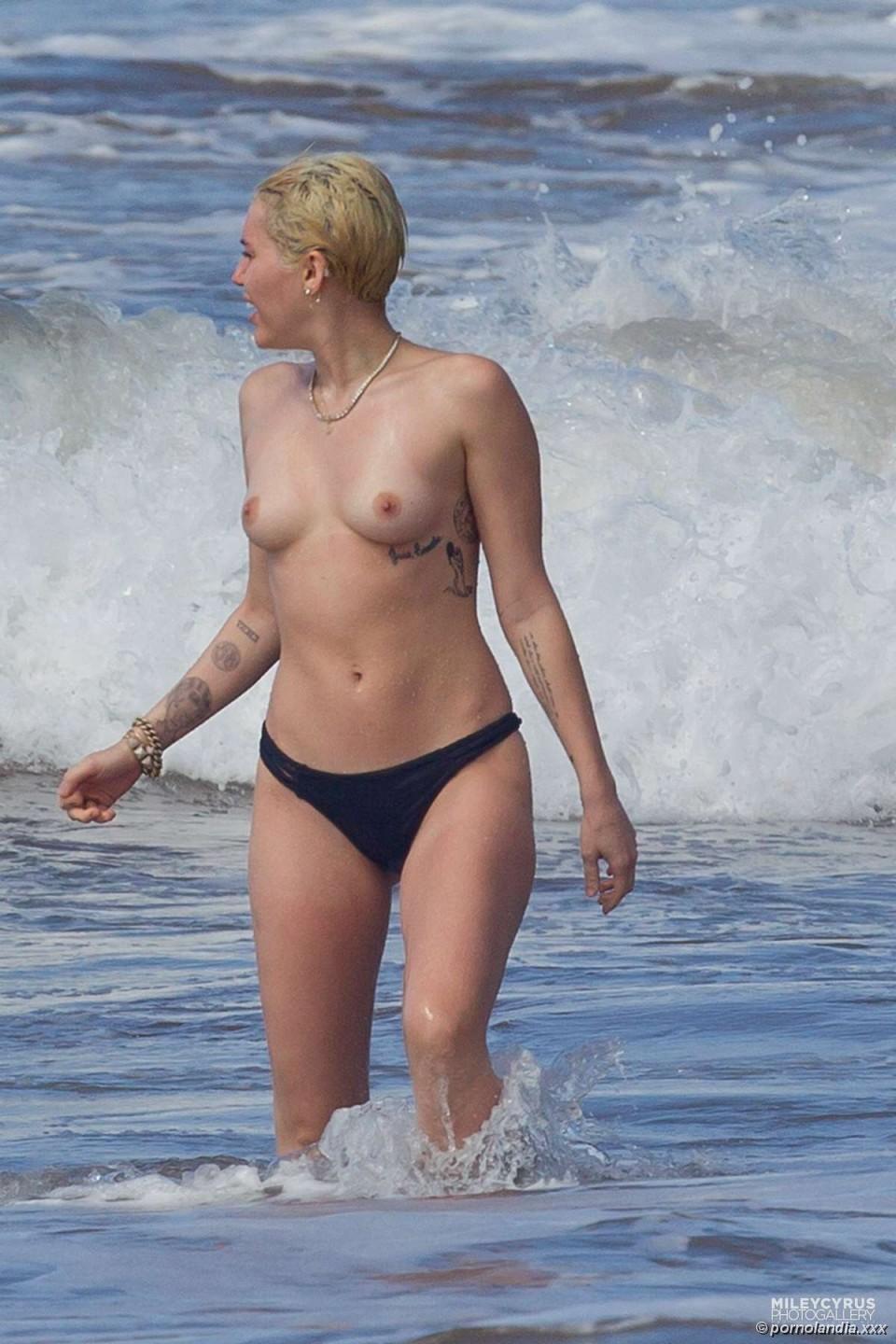 Miley Cyrus desnuda llegó a internet - Foto 212559