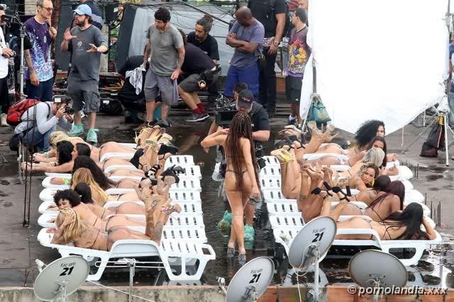 Anitta semidesnuda en escenas del video en Vidigal - Foto 177372