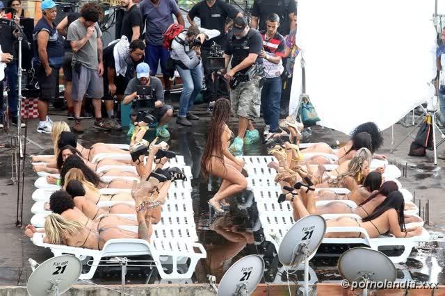 Anitta semidesnuda en escenas del video en Vidigal - Foto 177380