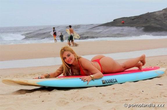 FERNANDA ABRAÃO EN BIKINI EN PLAYA CARIOCA - Foto 172798