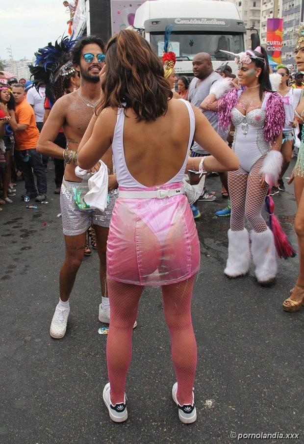 Bruna Marquezine cayó a la red luciendo tanga durante el Carnaval - Foto 148127