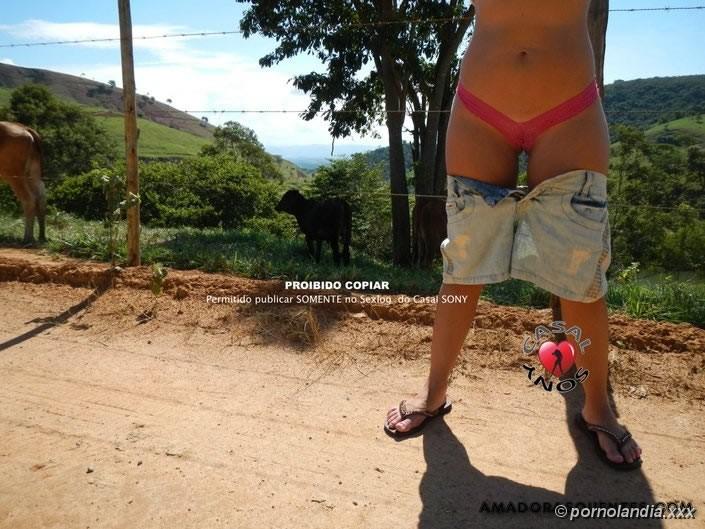 Esposa Traviesa En Fotos Desnuda En El Sitio - Foto 51355