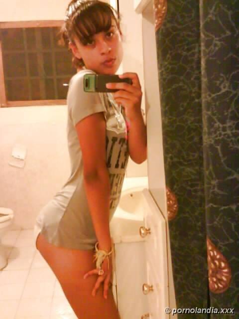 Selfie Adolescente Latina WhatsApp 2 - Foto 48410