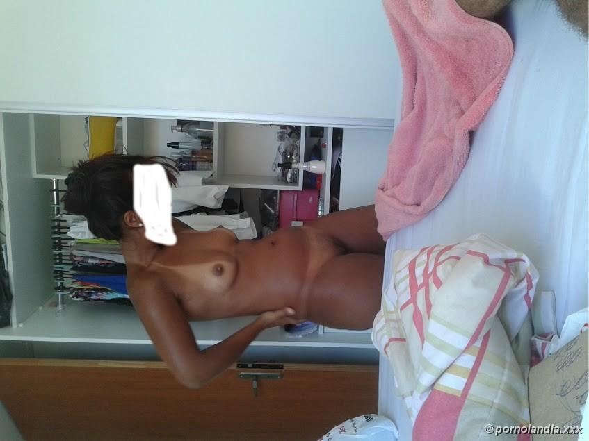 Mulata Da Puceta Rachadinha Desnuda En Fotos De Casa - Foto 25679