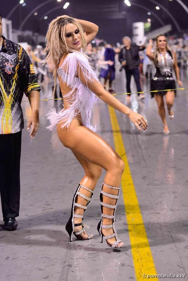 Fotos de Fernanda Lacerda A Mendigata en Carnaval 2016 - Foto 24105