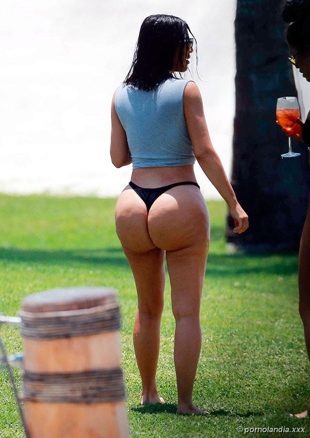 Kim Kardashian captada en bikini con enorme culo - Foto 156401