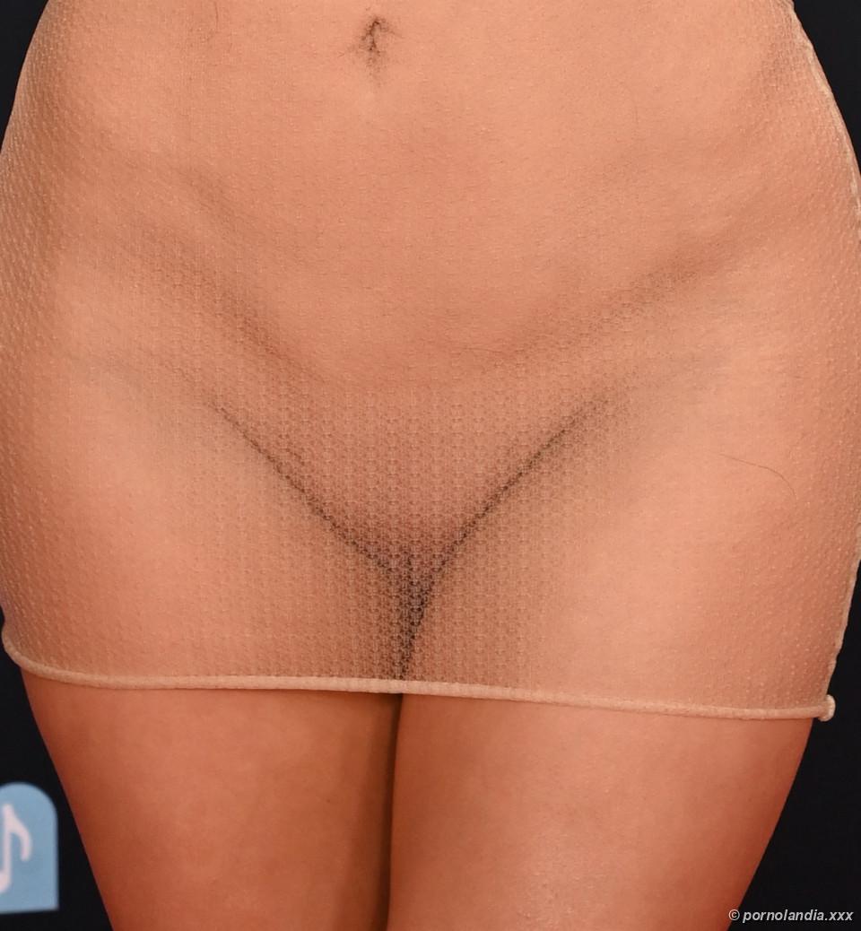 Bianca Censori desnuda en Grammy con vestido transparente - Foto 246382