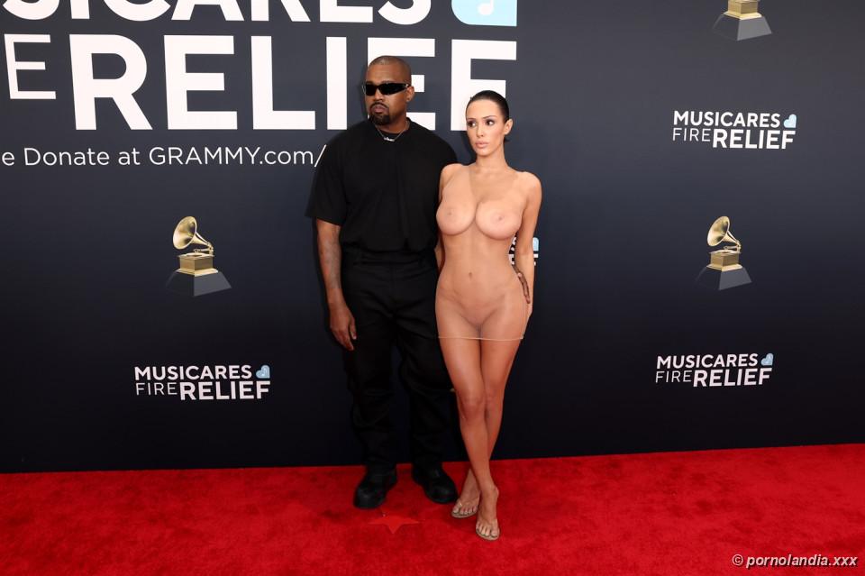 Bianca Censori desnuda en Grammy con vestido transparente - Foto 246400