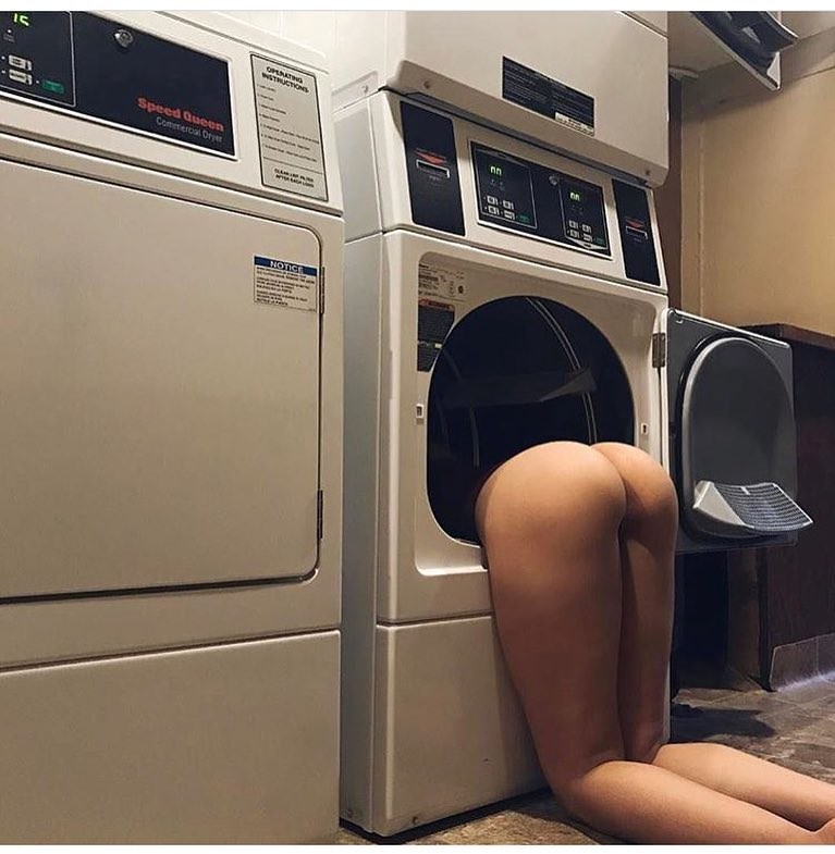 La Doña Es Una Fiera Humana Sacando Leche