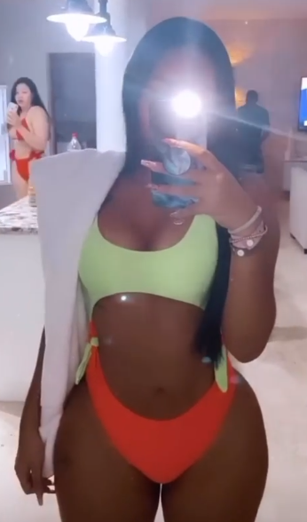 Jovencita Culona Busca La Forma De Ganar Dinero En Las Redes