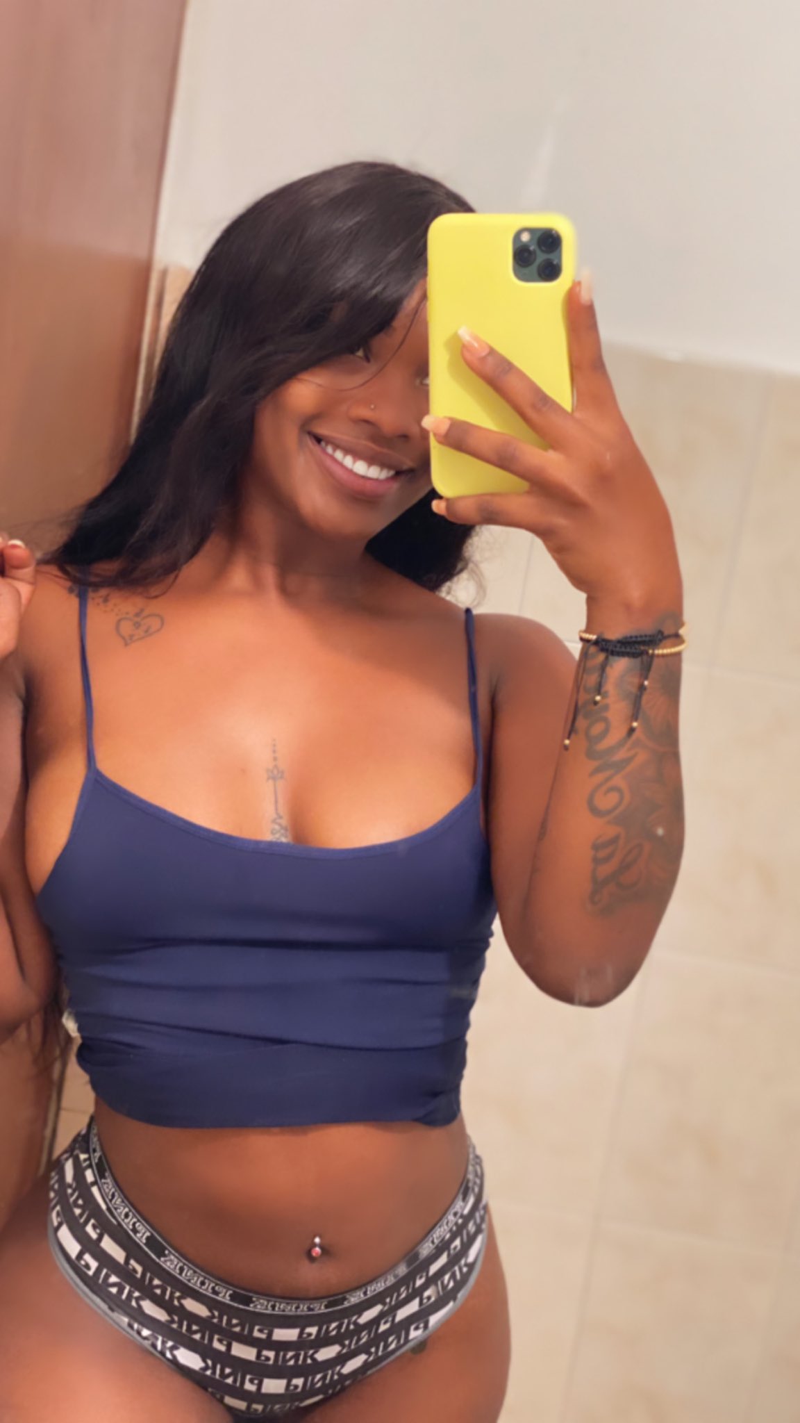 Latina Que Le gusta La Leche En Su Coño