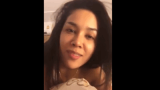 jovensita chupando en el auto bus.