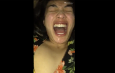 Ella Estaba Enviando Un Correo Y Hay Mismo El Negro La Cogió