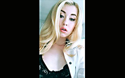 Reventando El Culo De Una Novata En La Webcam