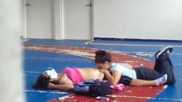 Lesbiana Tatuada Le Da Rica Mamada A Su Amiga En La Webcam